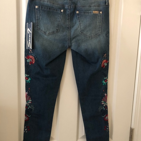 Seven7 Marble Blue Embroidered Blue Mid Rise Ankle Jeans Size 4 - Picture 7 of 11